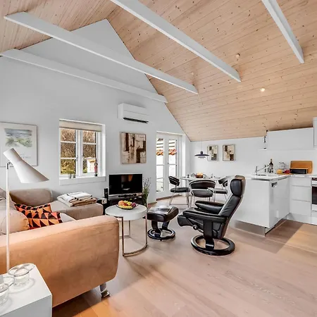 Modernized Home, Centrally Located In One Of Sondervig's Locations Ringkøbing